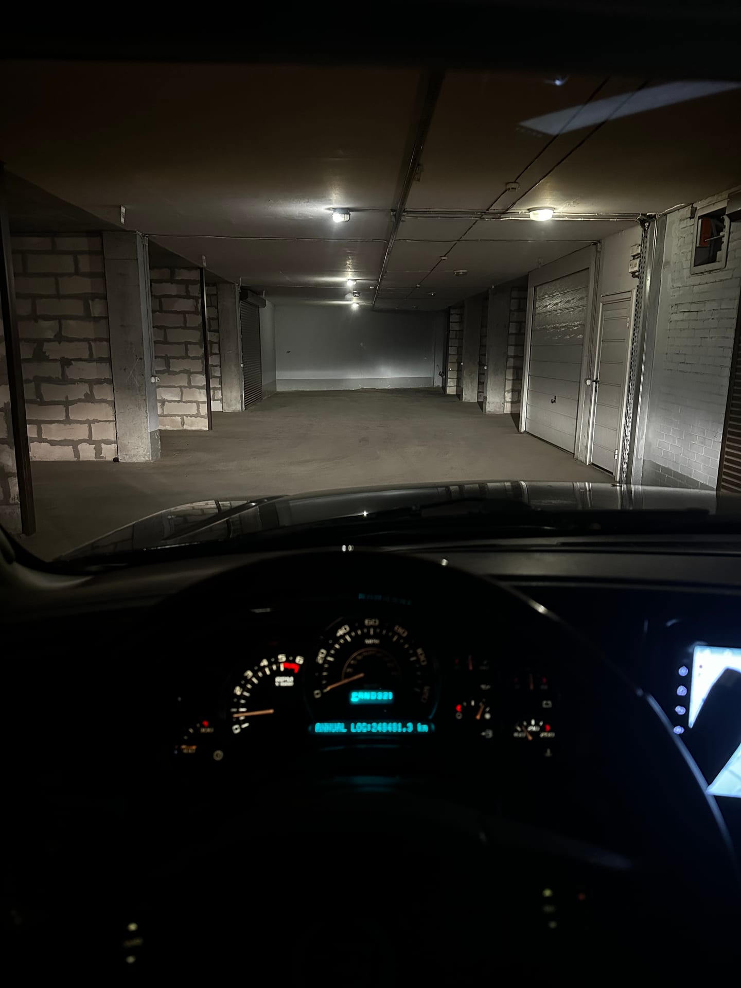 Cadillac Escalade — замена линз в Alfa-Car, фото 3