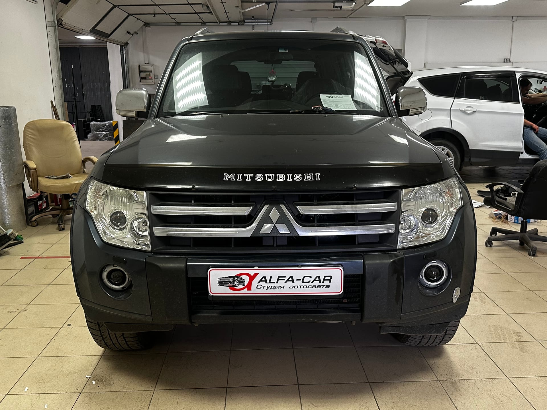 Mitsubishi Pajero — замена линз в Alfa-Car, фото 7