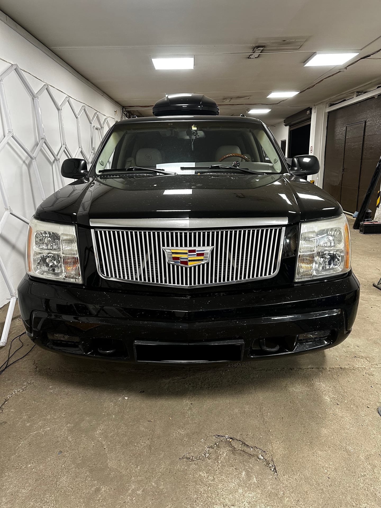 Cadillac Escalade — замена линз в Alfa-Car