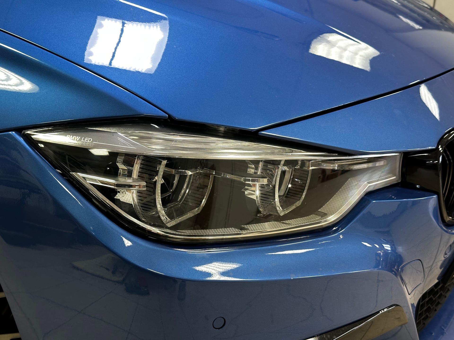 BMW 3 Series — ремонт и герметизация фар в Alfa-Car, фото 3