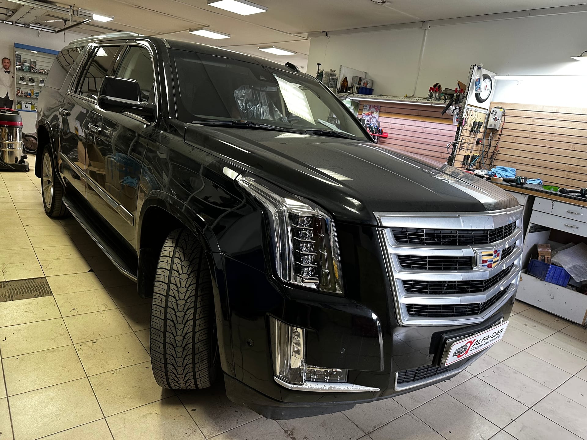 Cadillac Escalade — ремонт и герметизация фар в Alfa-Car, фото 7