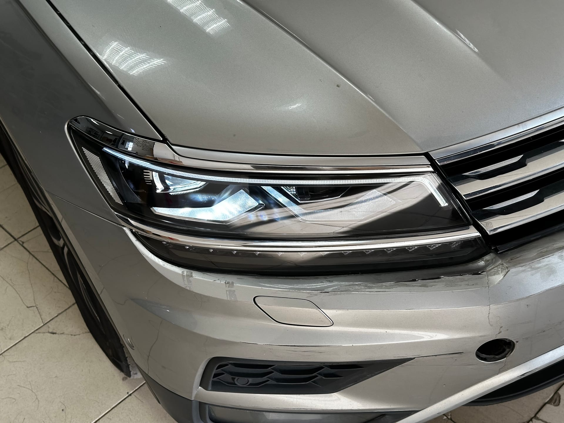 Volkswagen Tiguan — ремонт и герметизация фар в Alfa-Car, фото 3