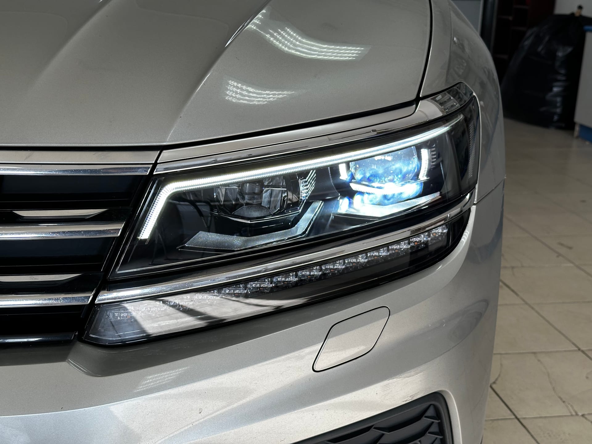 Volkswagen Tiguan — ремонт и герметизация фар в Alfa-Car, фото 5