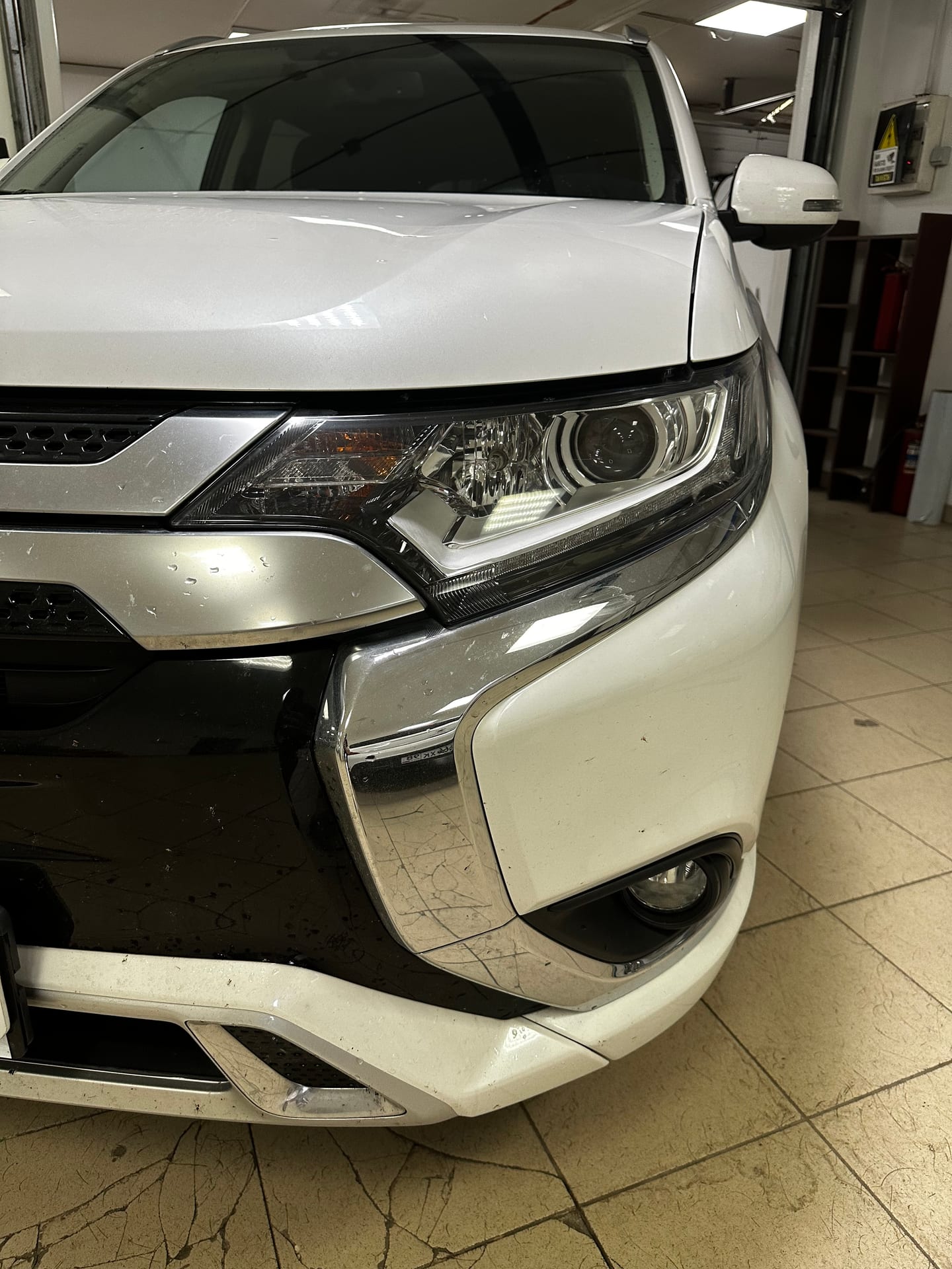 Mitsubishi Outlander — замена линз в Alfa-Car, фото 4