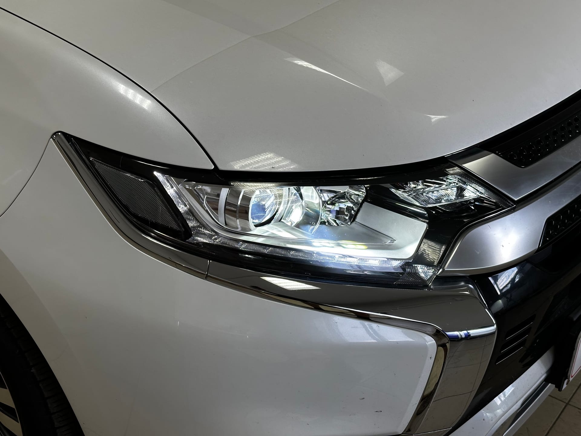 Mitsubishi Outlander — замена линз в Alfa-Car, фото 14