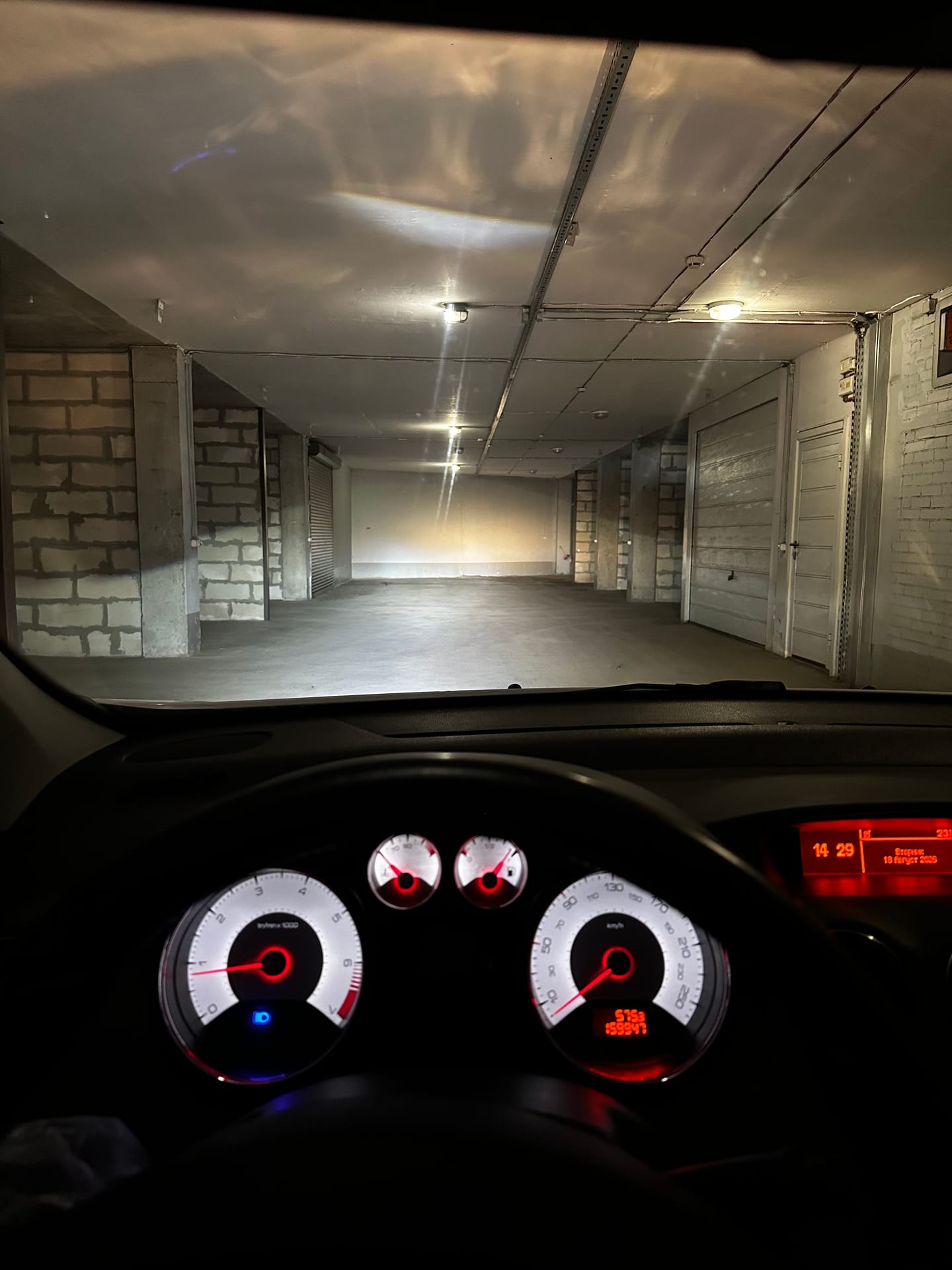 Peugeot 308 — замена линз в Alfa-Car, фото 8
