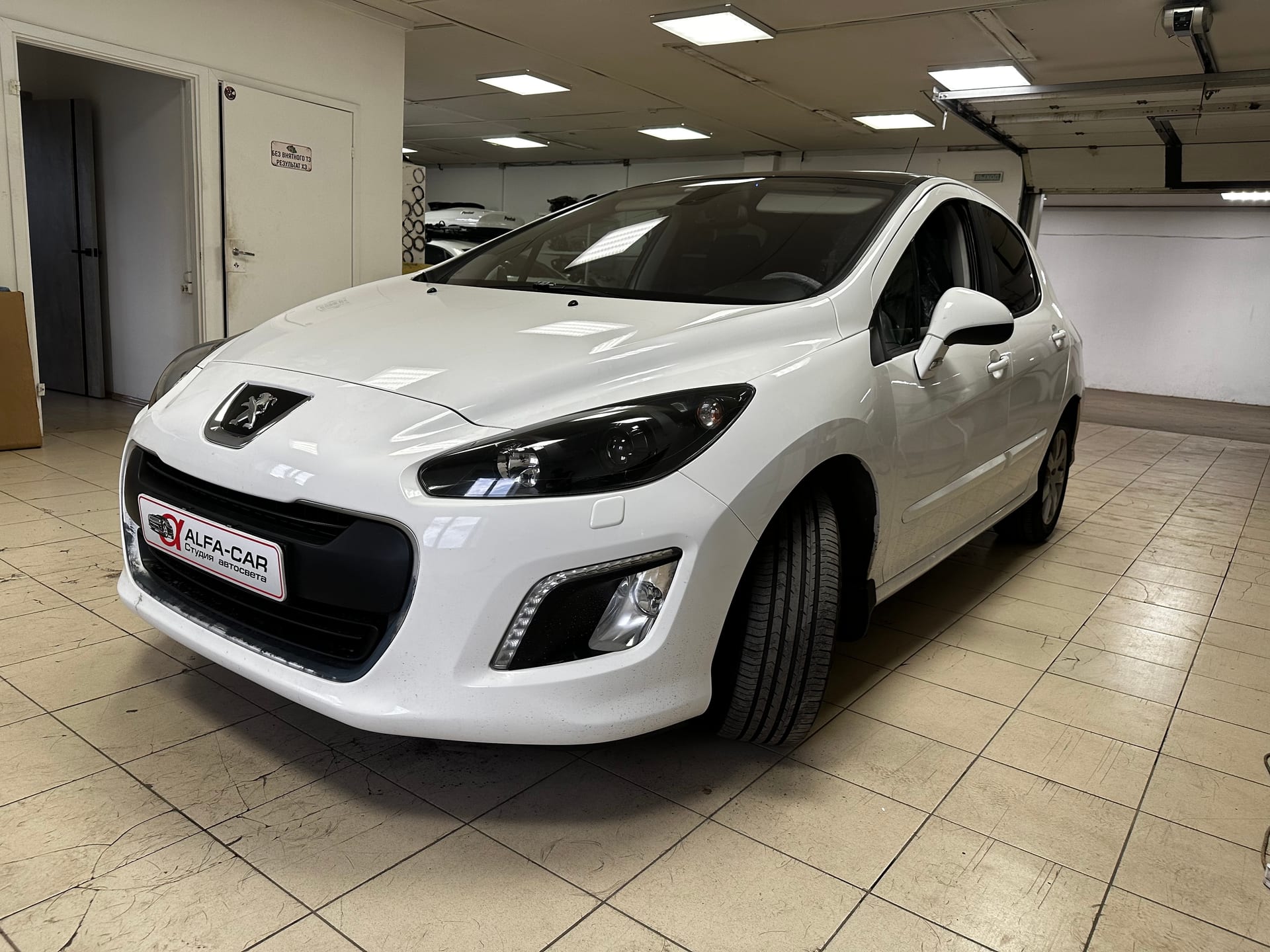 Peugeot 308 — замена линз в Alfa-Car, фото 16