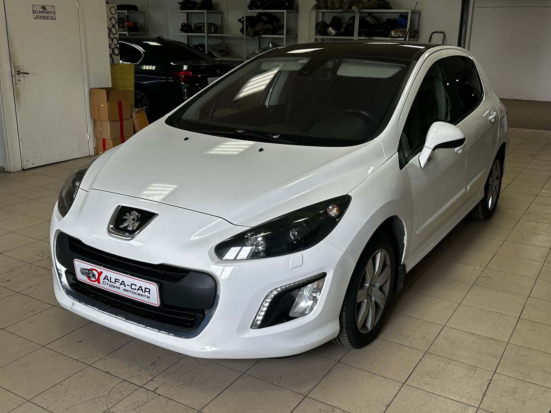 Peugeot 308 — замена линз в Alfa-Car, фото 3