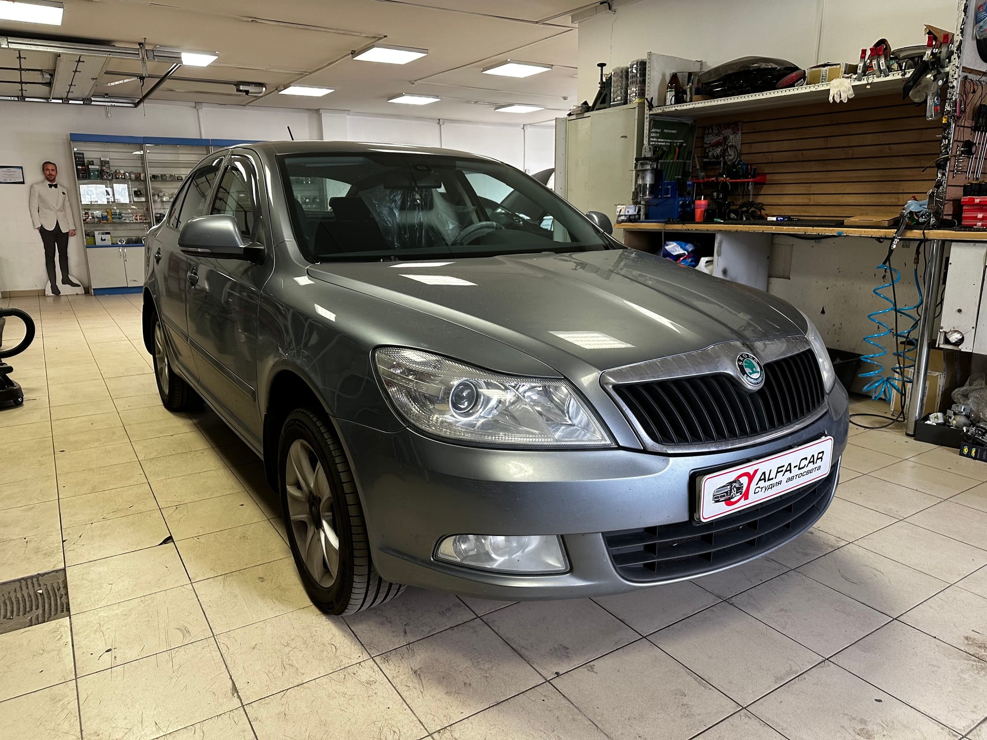 Skoda Octavia — замена линз в Alfa-Car, фото 3