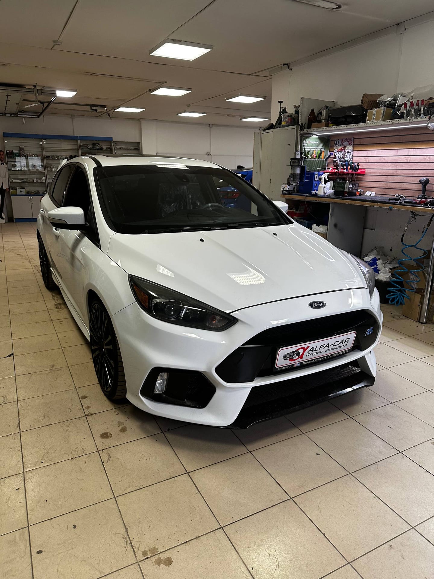 Ford Focus RS — замена линз в Alfa-Car, фото 3