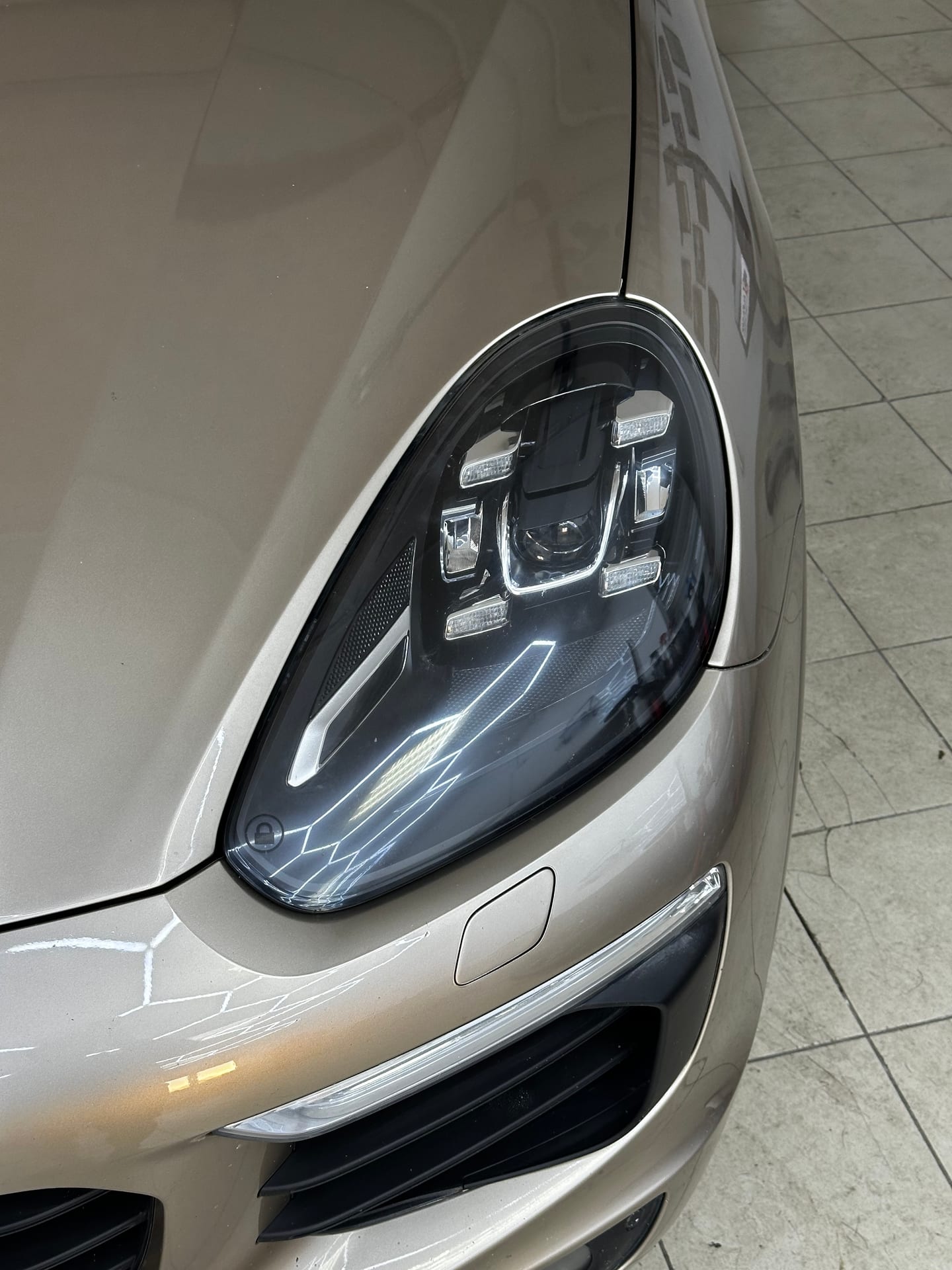 Porsche Cayenne 958 Restyling — полировка и восстановление оптики в Alfa-Car, фото 3