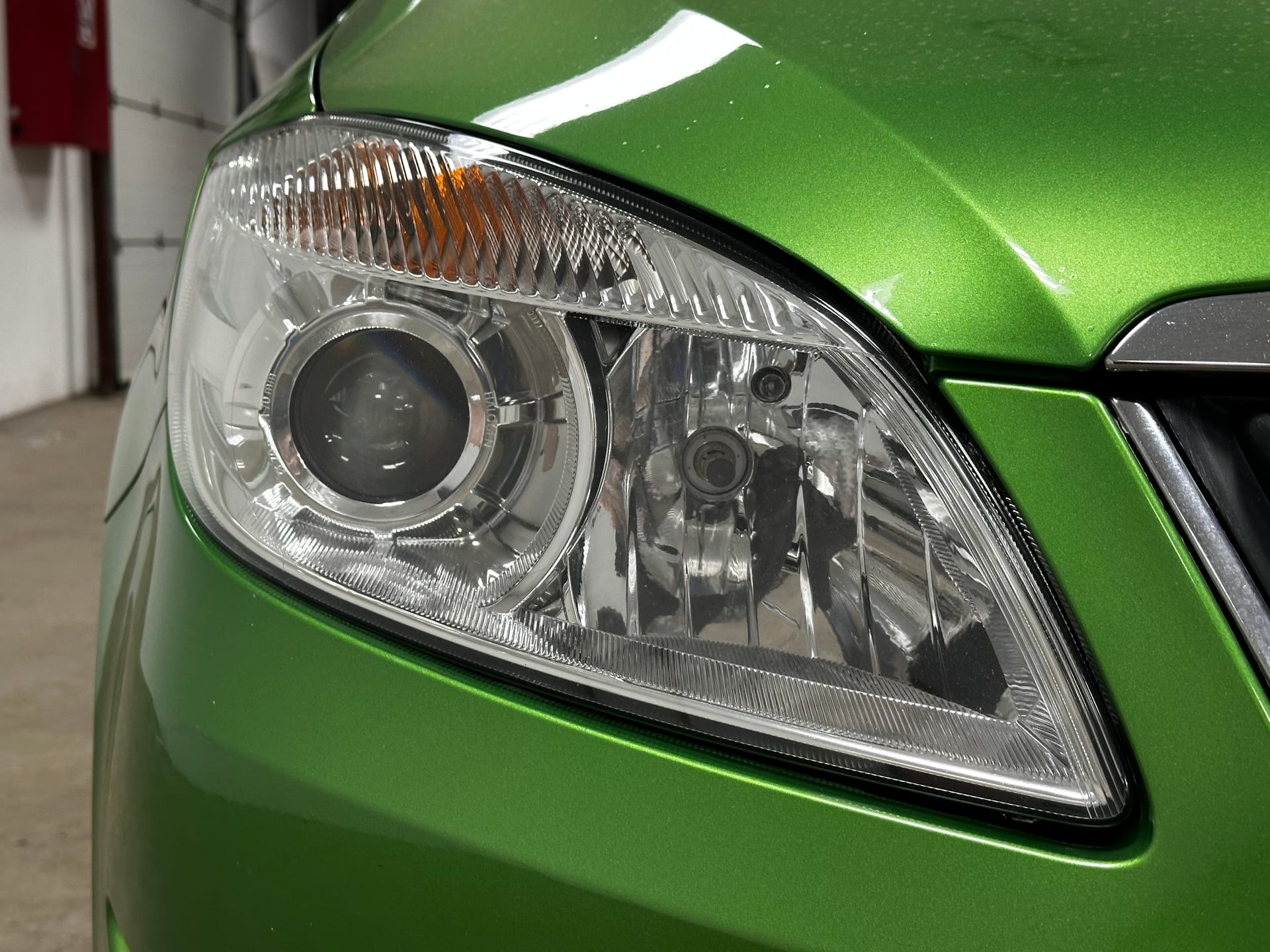Skoda Fabia II — замена линз в Alfa-Car, фото 10